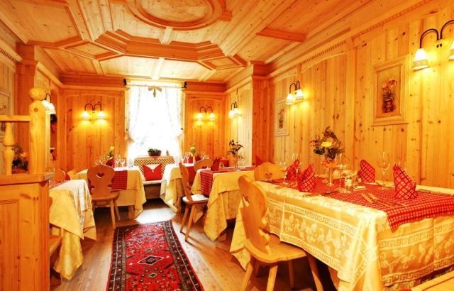 Hotel Corona Krone Selva di Val Gardena Esterno foto