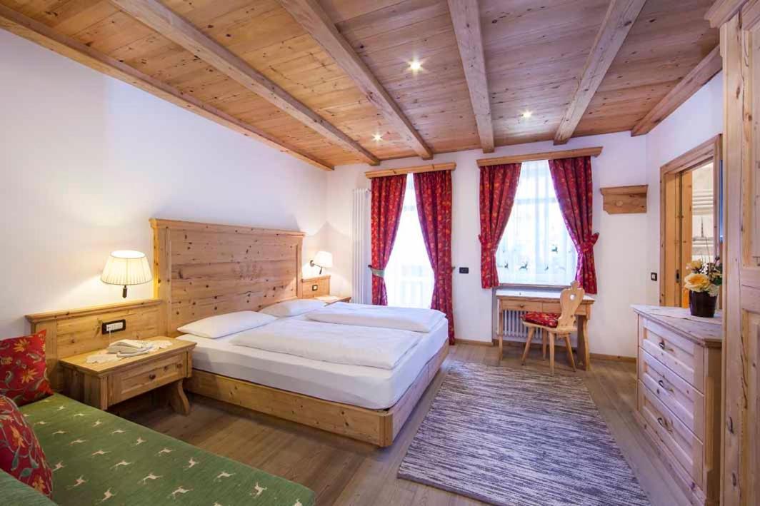 Hotel Corona Krone Selva di Val Gardena Esterno foto